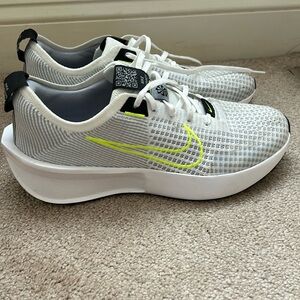 Men’s Nike Gray and White Running Shoe